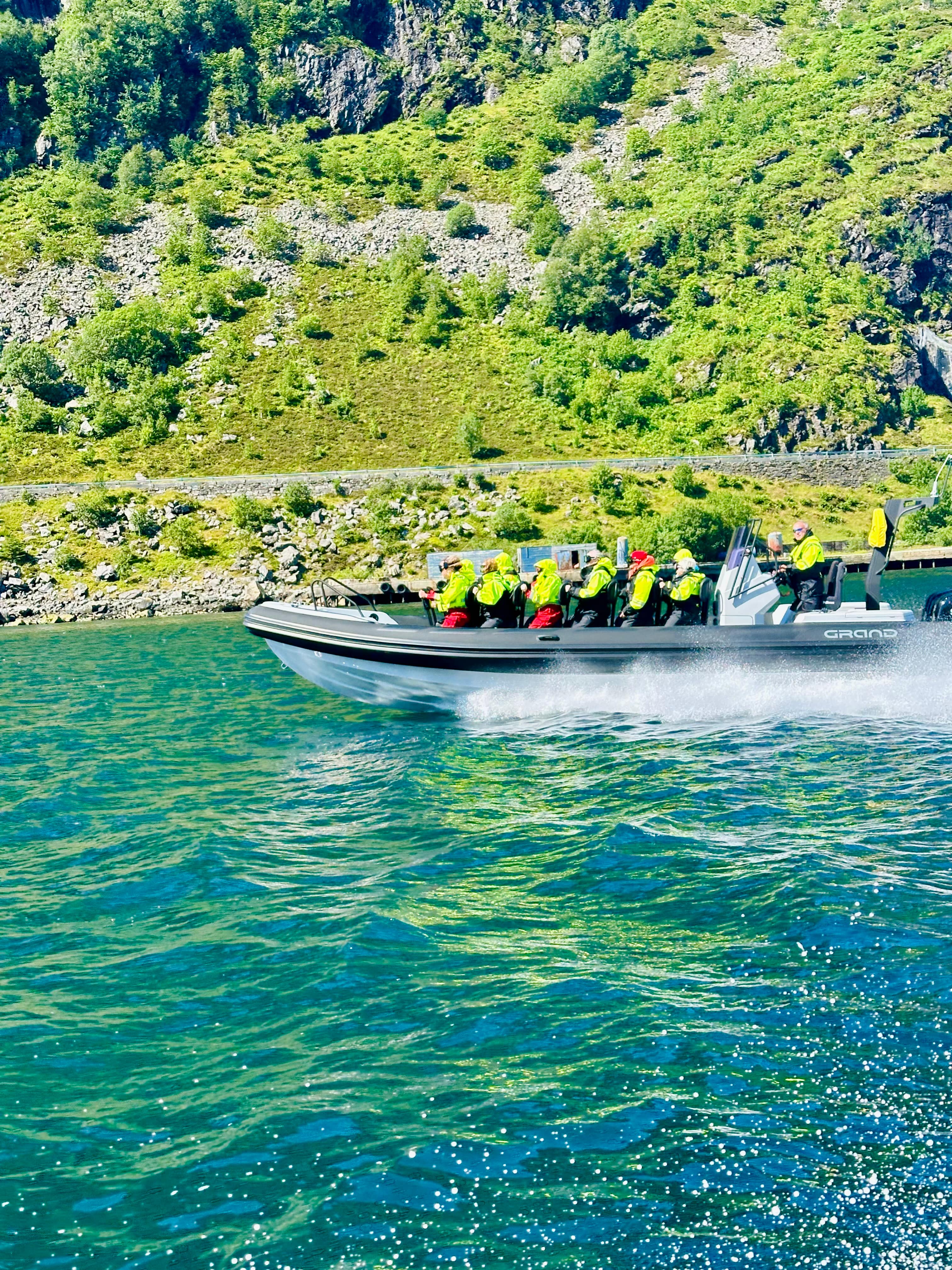 RIB ADVENTURE TO HORNELEN
