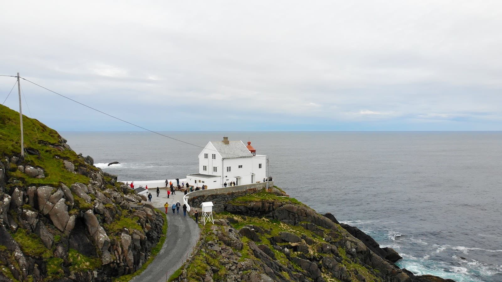 JØLET´S OLD BOATHOUSE & THE DRAMATIC KRÅKENES LIGHTHOUSE