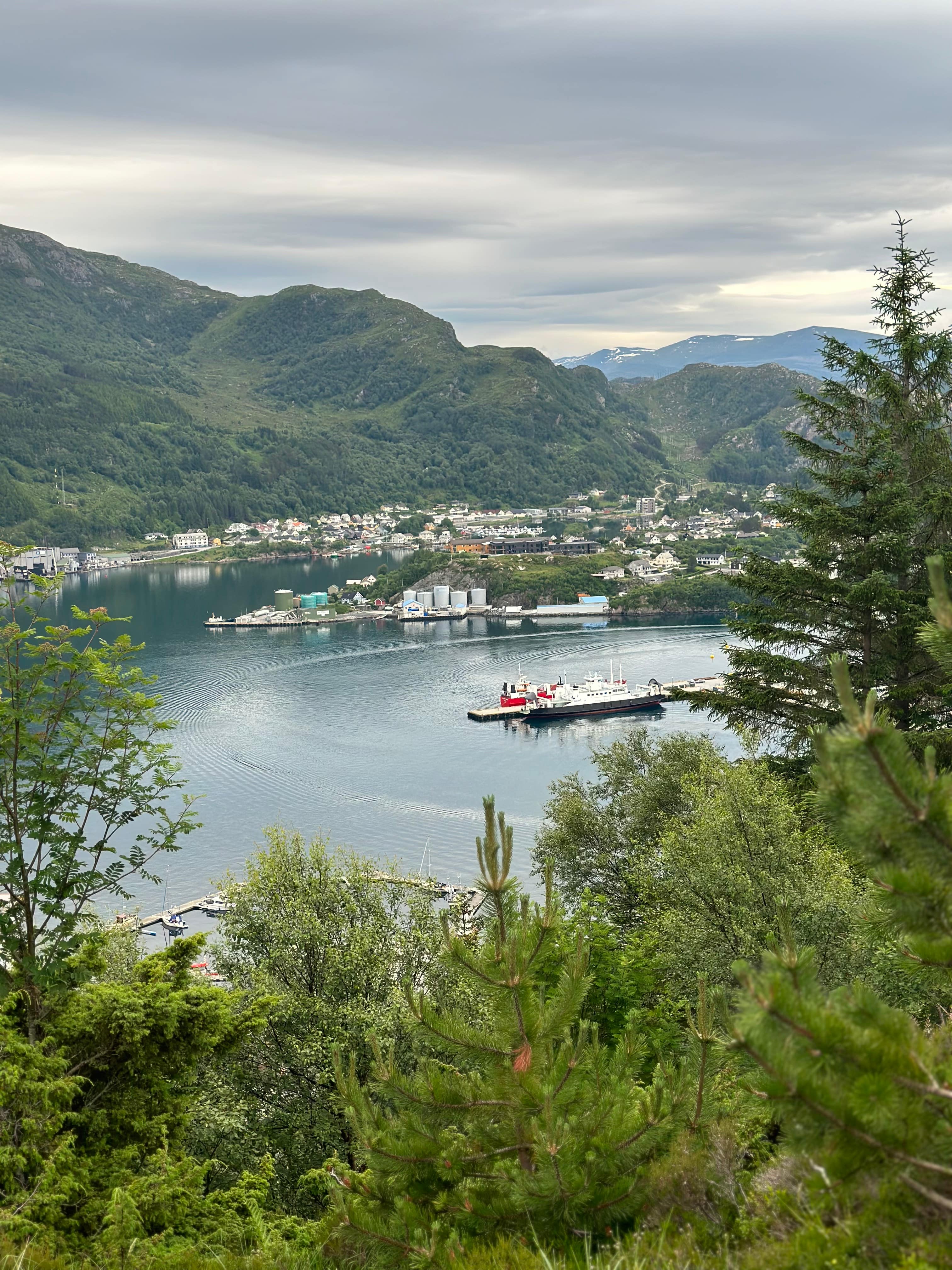 THE HORN VIEWPOINT AND PEACEFUL NATURE WALK IN MÅLØY