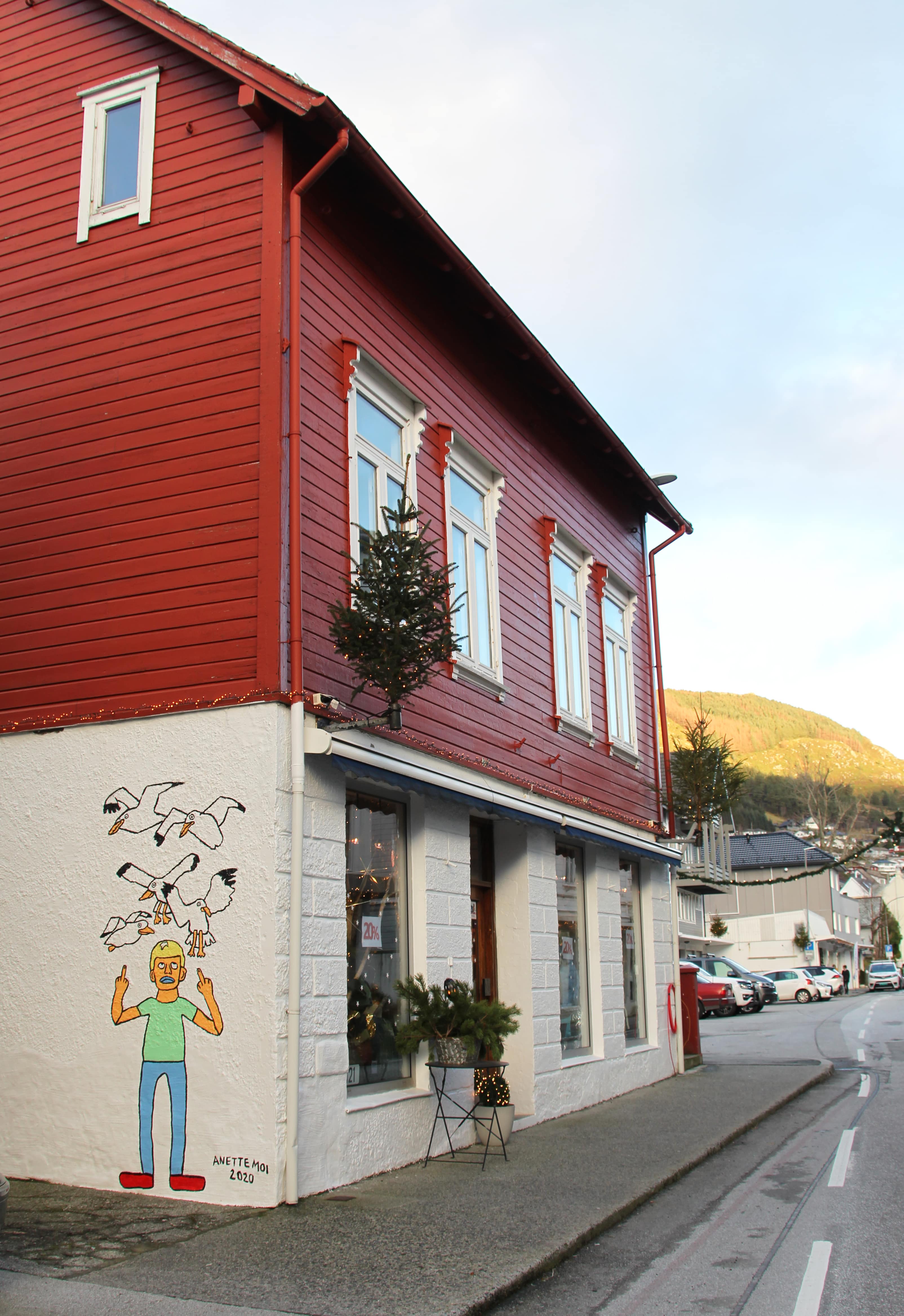 GUIDED CITY WALK IN MÅLØY