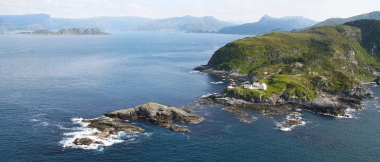 getyourguide.com get your guide trip tripadvisor west coast sea ocean olden nordfjord discover experience memories the best måløy maloy port harbor cruise tourist besttours